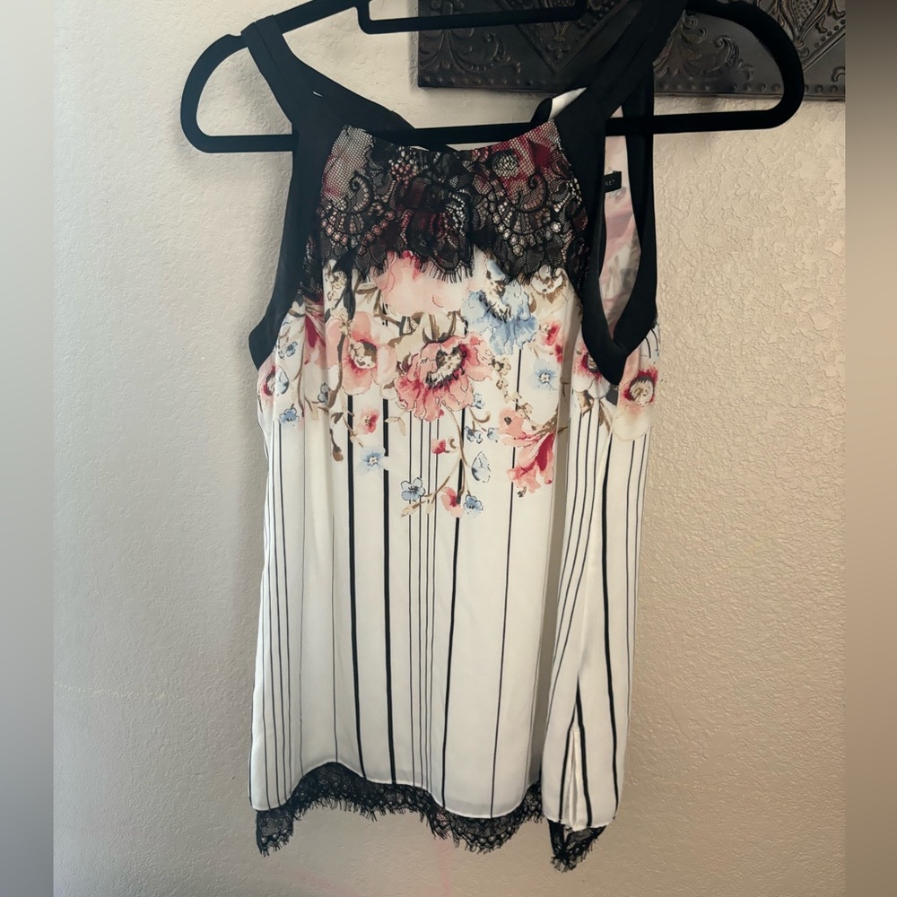 White House black market top
